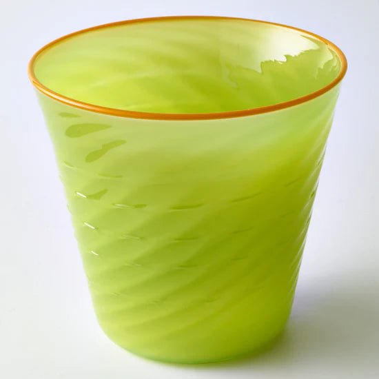 螺旋状の色ガラス