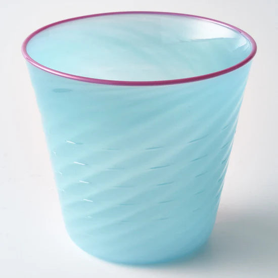 螺旋状の色ガラス